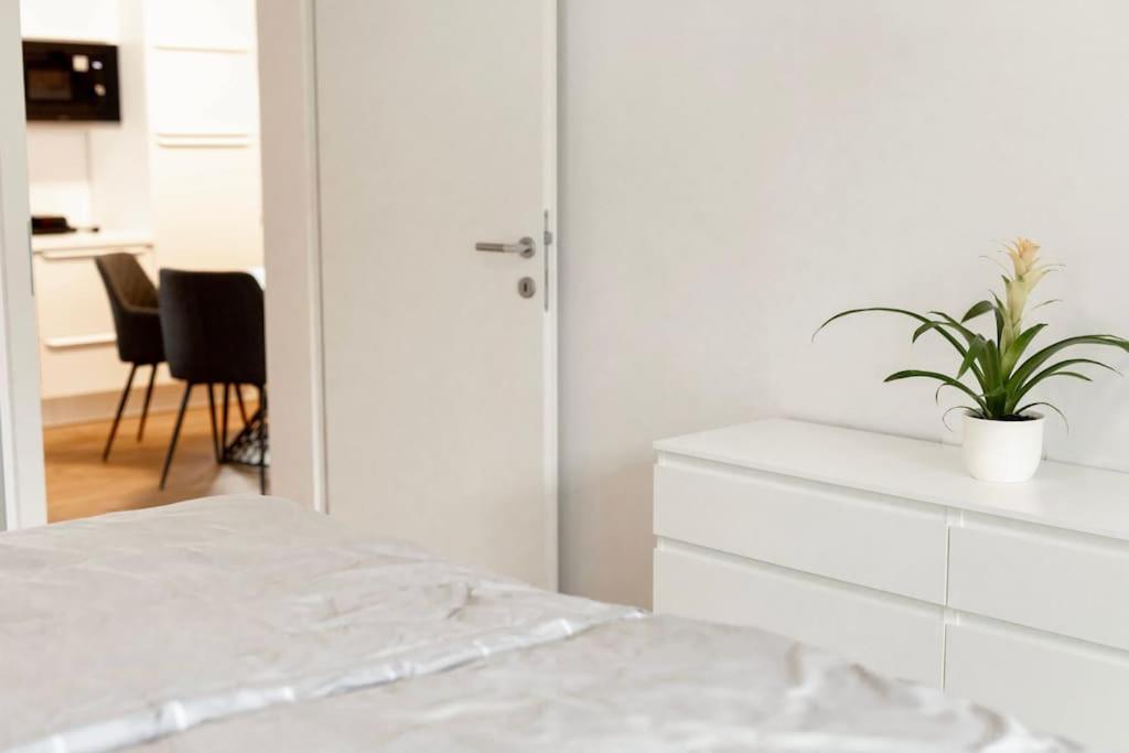 Aura Apartments Zirovnica Buitenkant foto