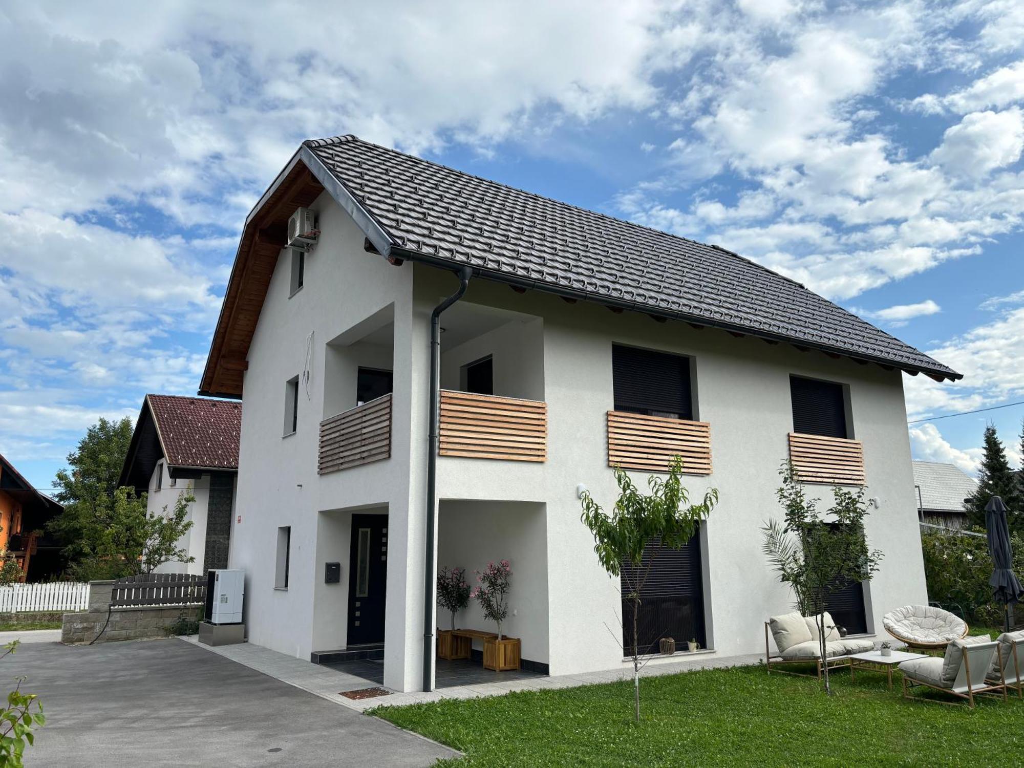 Aura Apartments Zirovnica Buitenkant foto