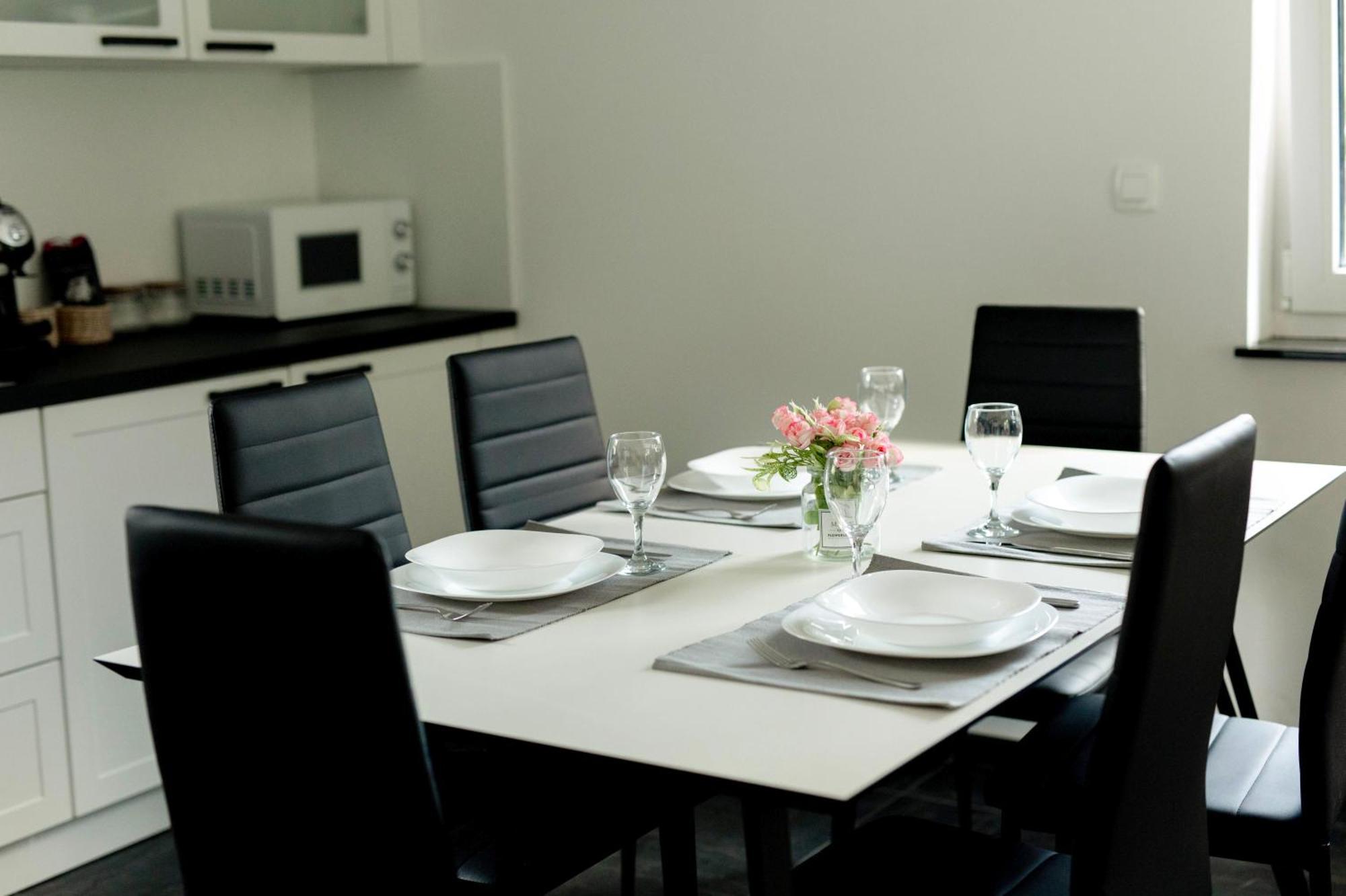 Aura Apartments Zirovnica Buitenkant foto