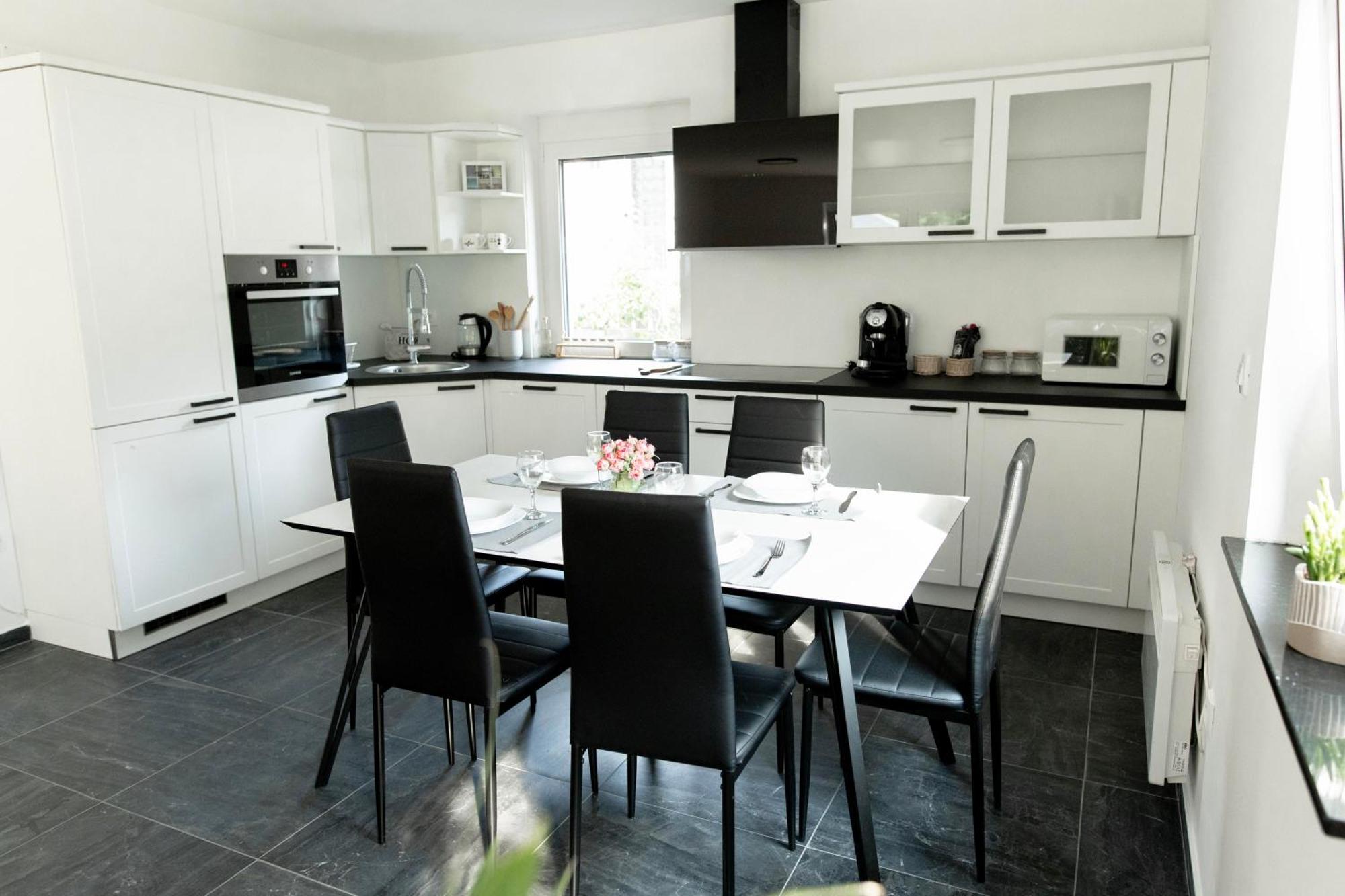 Aura Apartments Zirovnica Buitenkant foto