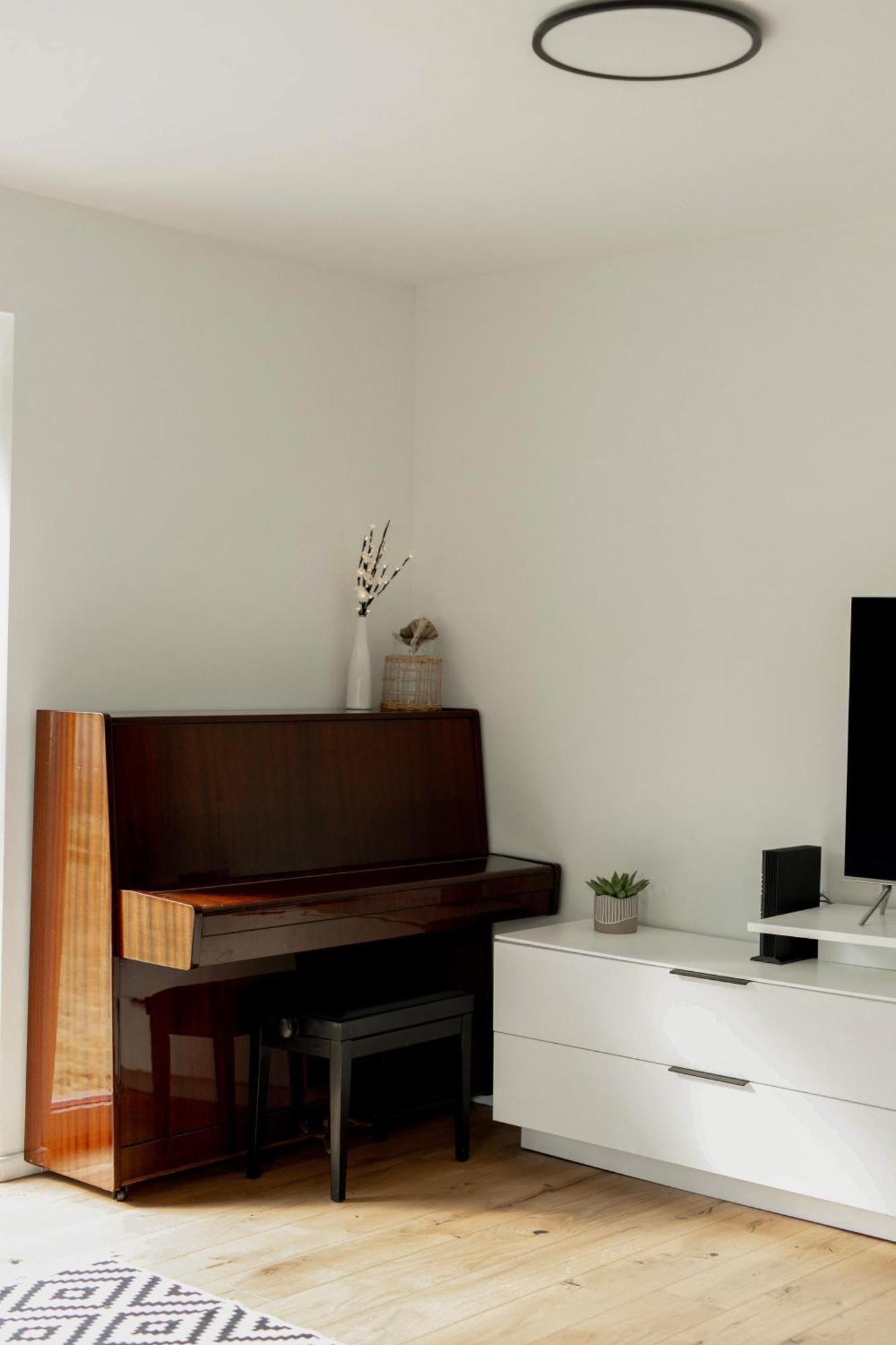 Aura Apartments Zirovnica Buitenkant foto